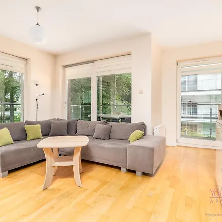 Your Holidays Golden Tulip G25 *