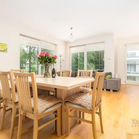 Your Holidays Golden Tulip G25